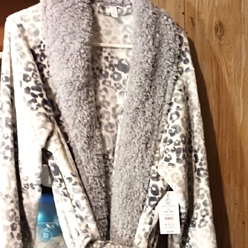 Ladies robe